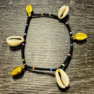 Beaded Shell Elastic Bracelet Black and Gold